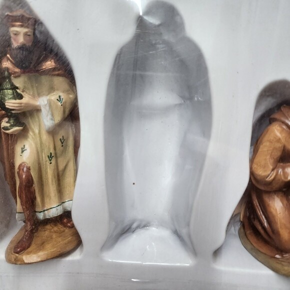 Vintage Porcelain Nativity Set See Described - Picture 11 of 12